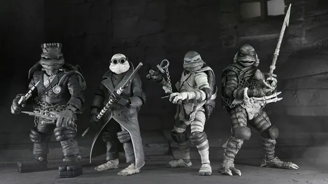 Set 4 Figuras Universal Monsters x Teenage Mutant Ninja Turtles en Blanco y Negro NECA